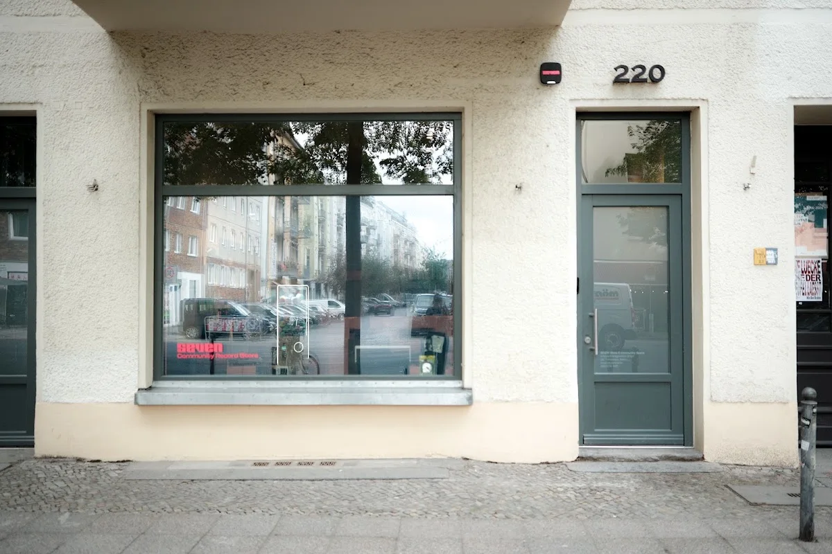 SEVEN Community Record Store – Sahibinin seçtikleri in Berlin