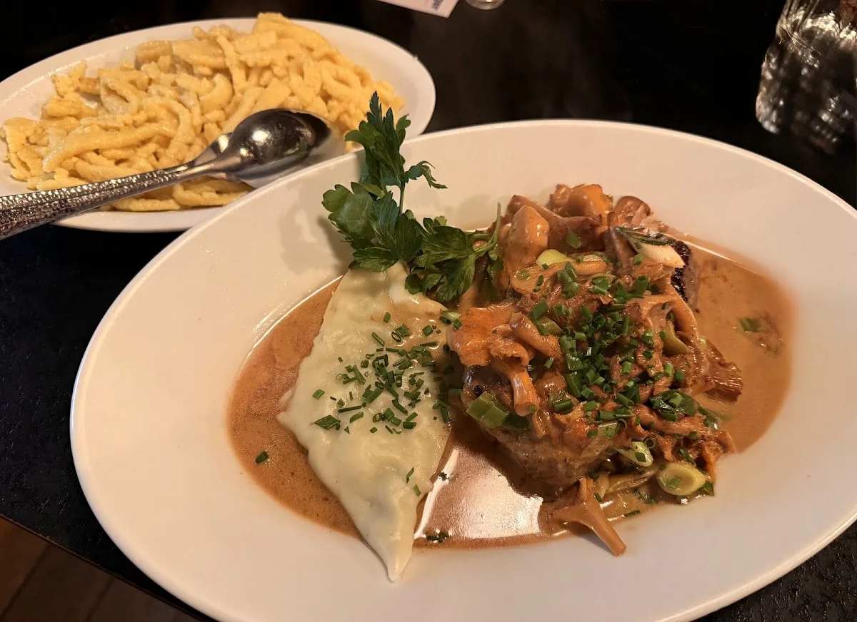 Weinstube Klösterle – Pilzsoße in Stuttgart, Baden-Württemberg