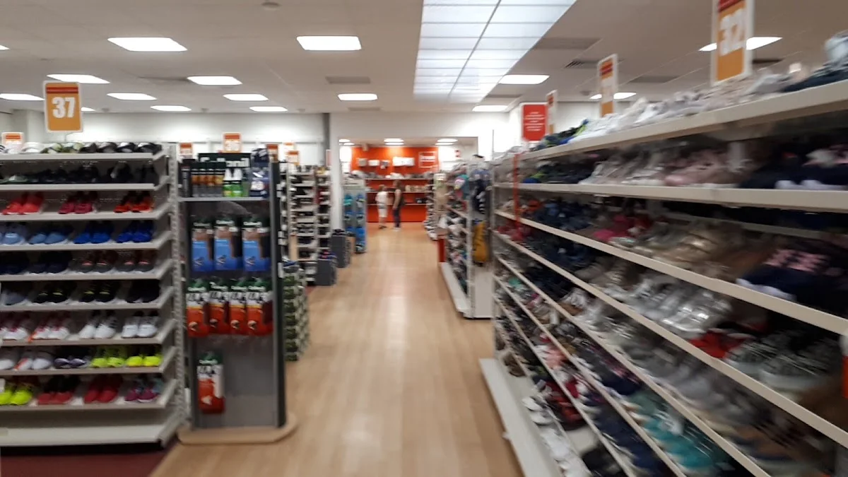 majo Markenschuhe clever einkaufen e.K. (ehemals Braun Markenschuhe) – Innenansichten in Bad Vilbel, Hessen