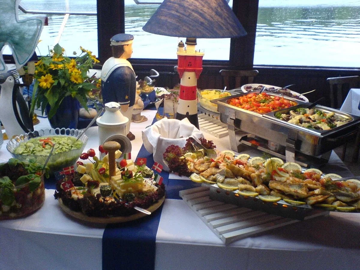 Alte Liebe Restaurantschiff – Essen und Trinken in Berlin