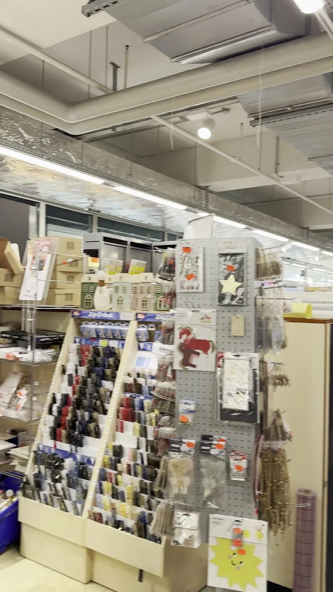 Junghans-Wolle Creativ Shop – Bastelgeschäft in Aachen, Nordrhein-Westfalen