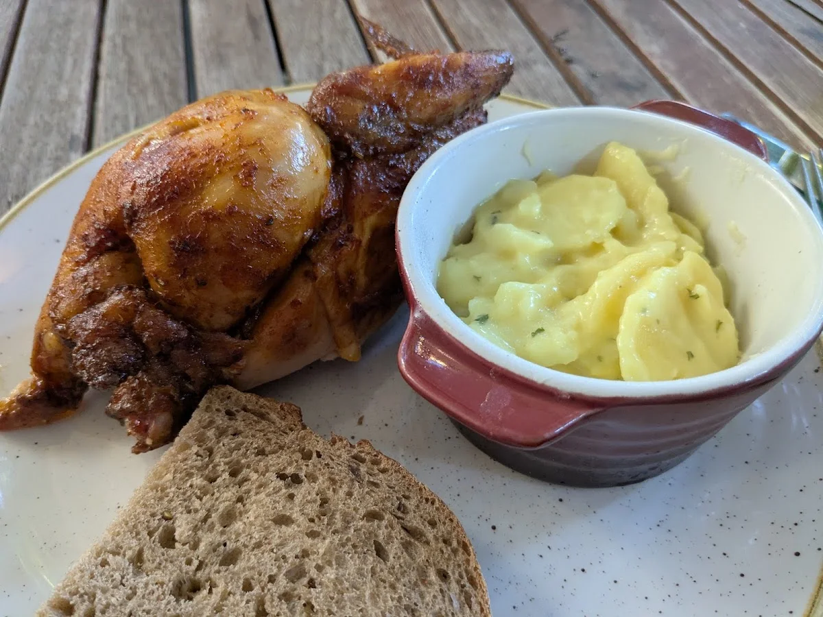 Jäger & Lustig – Hähnchen vom Drehspieß in Berlin