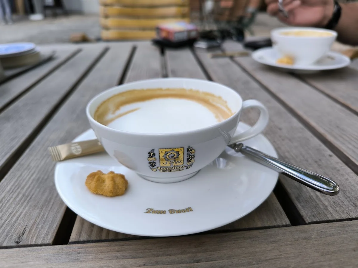 Stiftungsgasthaus Zum Gustl – Espresso in München, Bayern