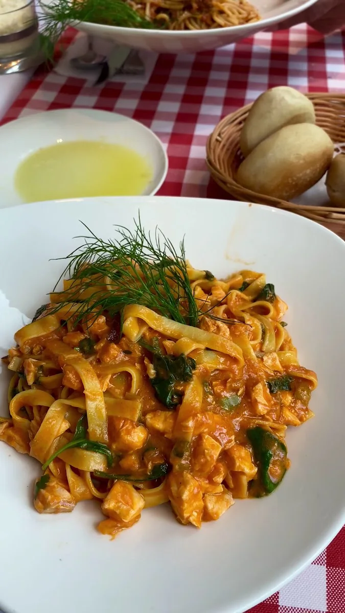 Ristorante Pizzeria Al Lido in Hamburg - Hafencity – Restaurant mit europäischer Küche in Hamburg