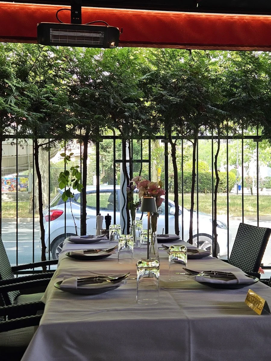 Schandis – Atmosphäre in Frankfurt am Main, Hessen