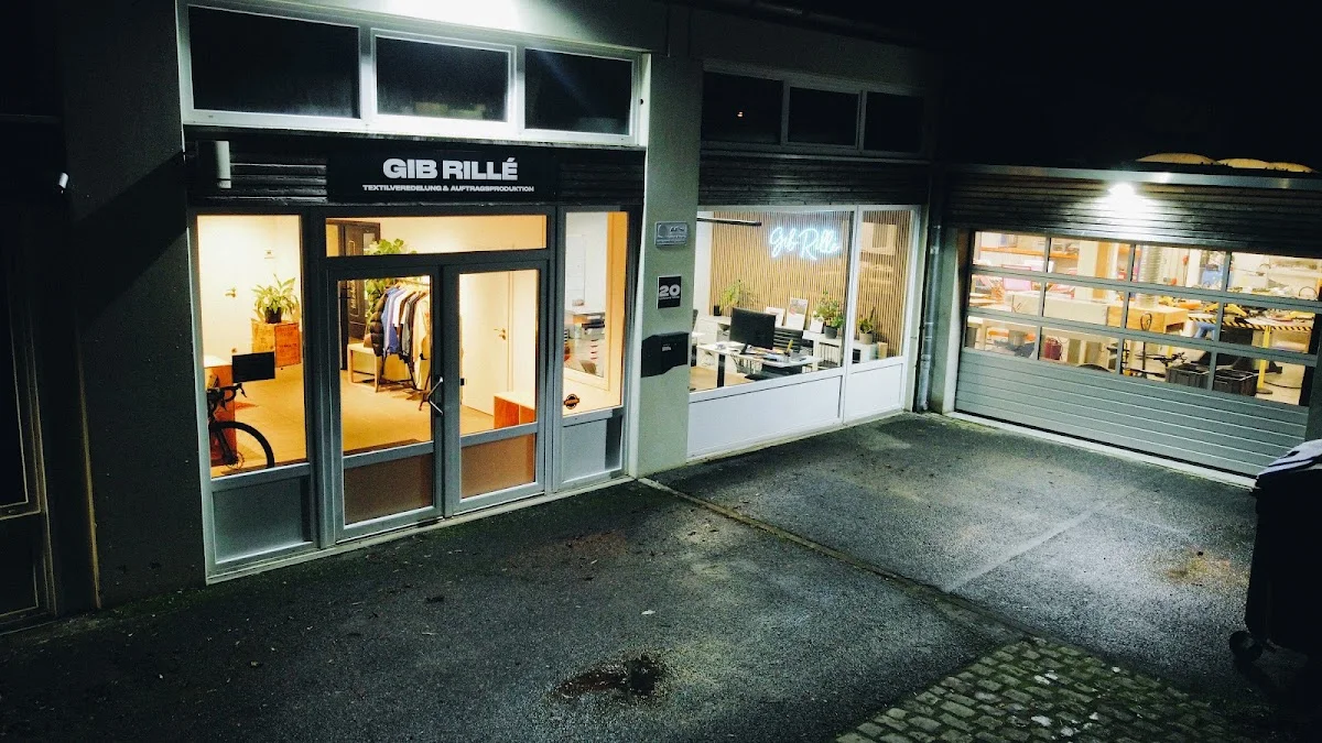 Gib Rillé | Auftragsproduktion & Textilveredelung – Außenbereich in Lüneburg, Niedersachsen