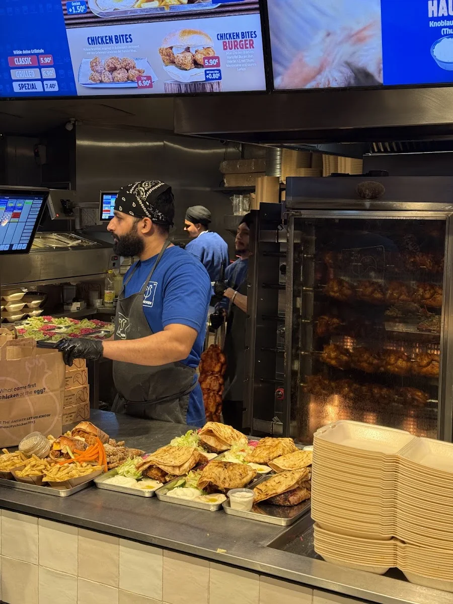 Nhas City Chicken – Atmosphäre in Berlin
