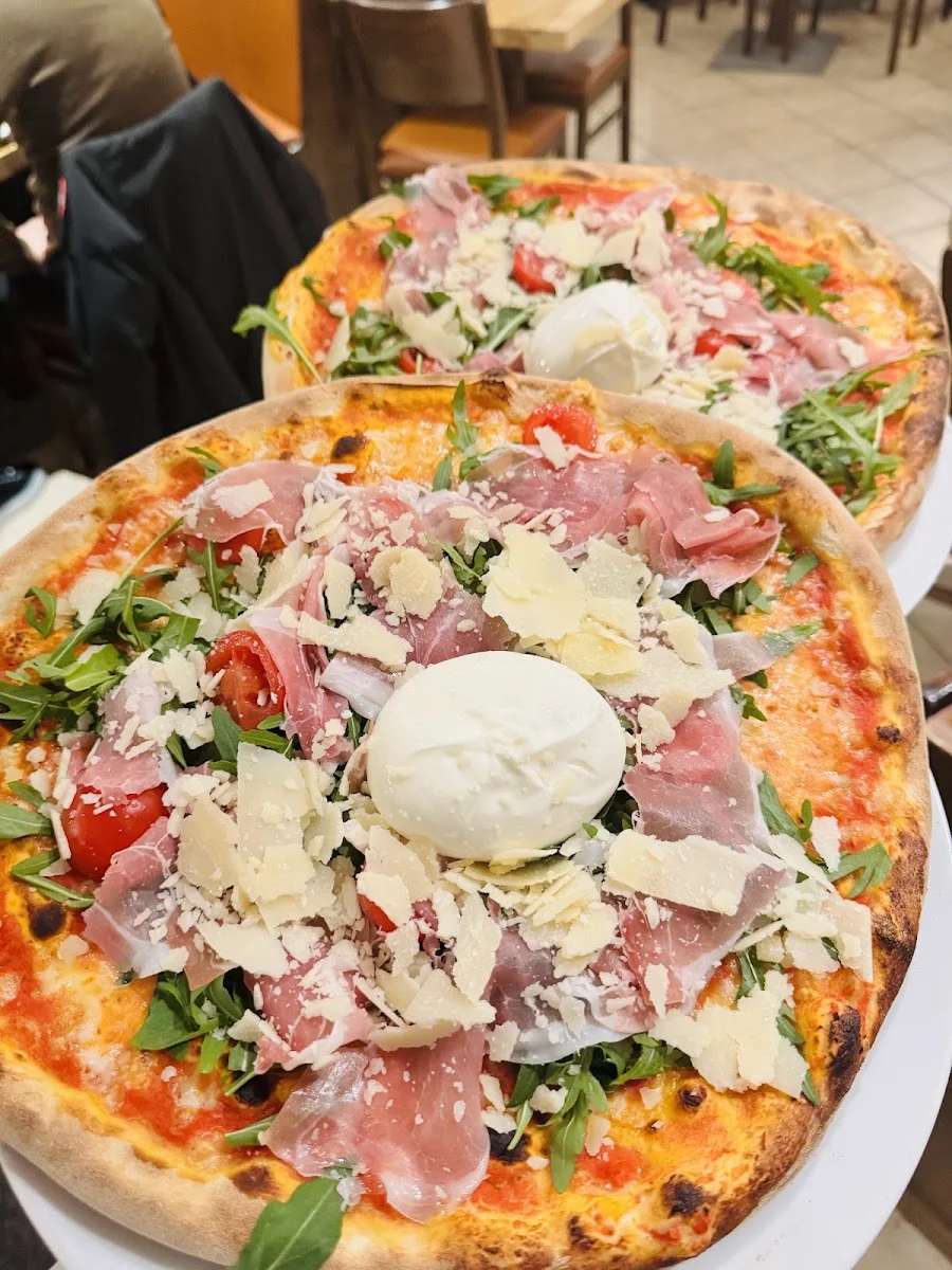 Trattoria Pizzeria La Valle estab. 1998 – Pizza in München, Bayern