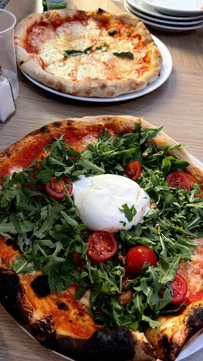 Trattoria Pizzeria La Valle estab. 1998 – Burrata in München, Bayern