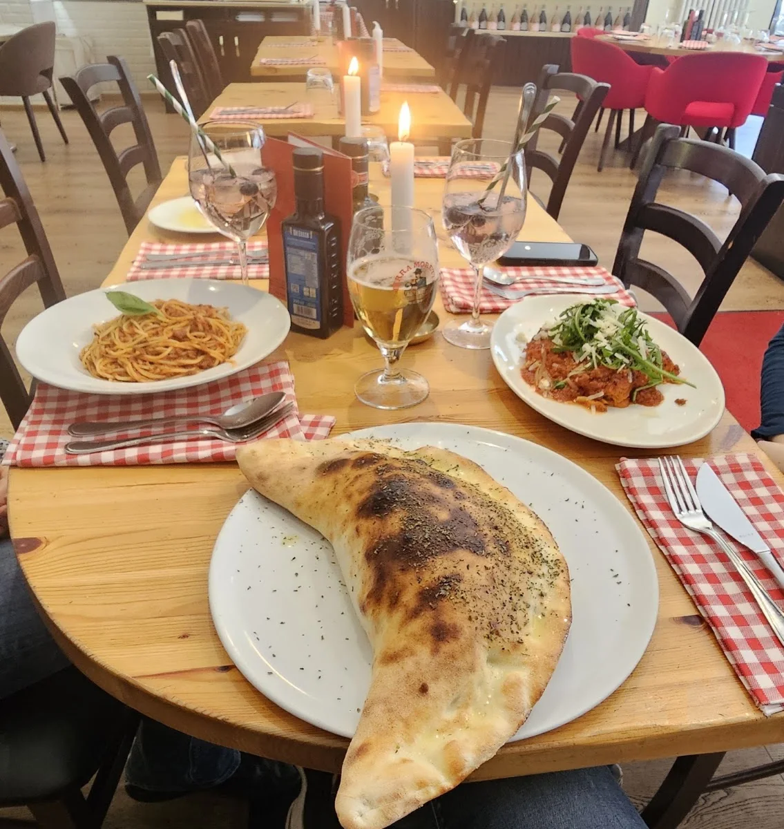 Luigi – Osteria & Wine Bar – Calzone in Berlin