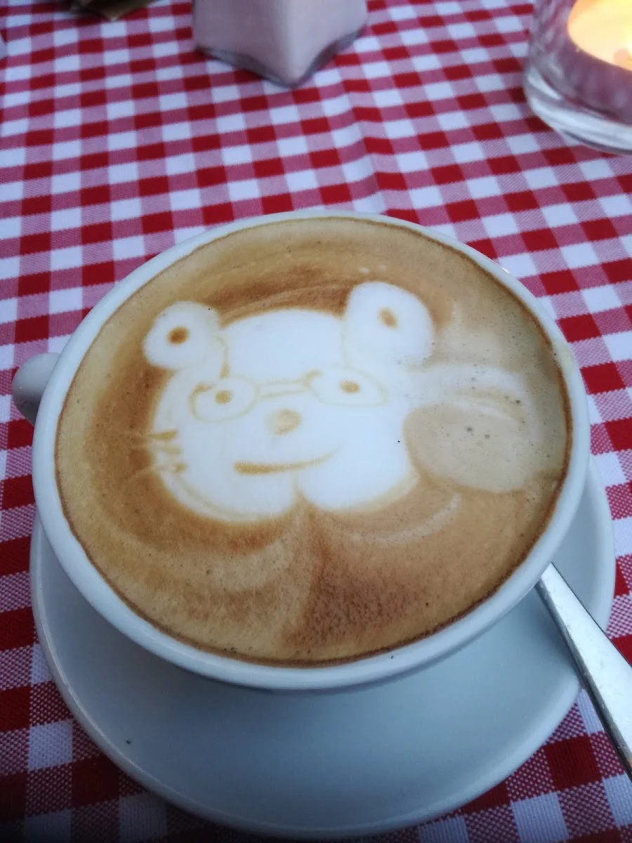 Luigi – Osteria & Wine Bar – Cappuccino in Berlin