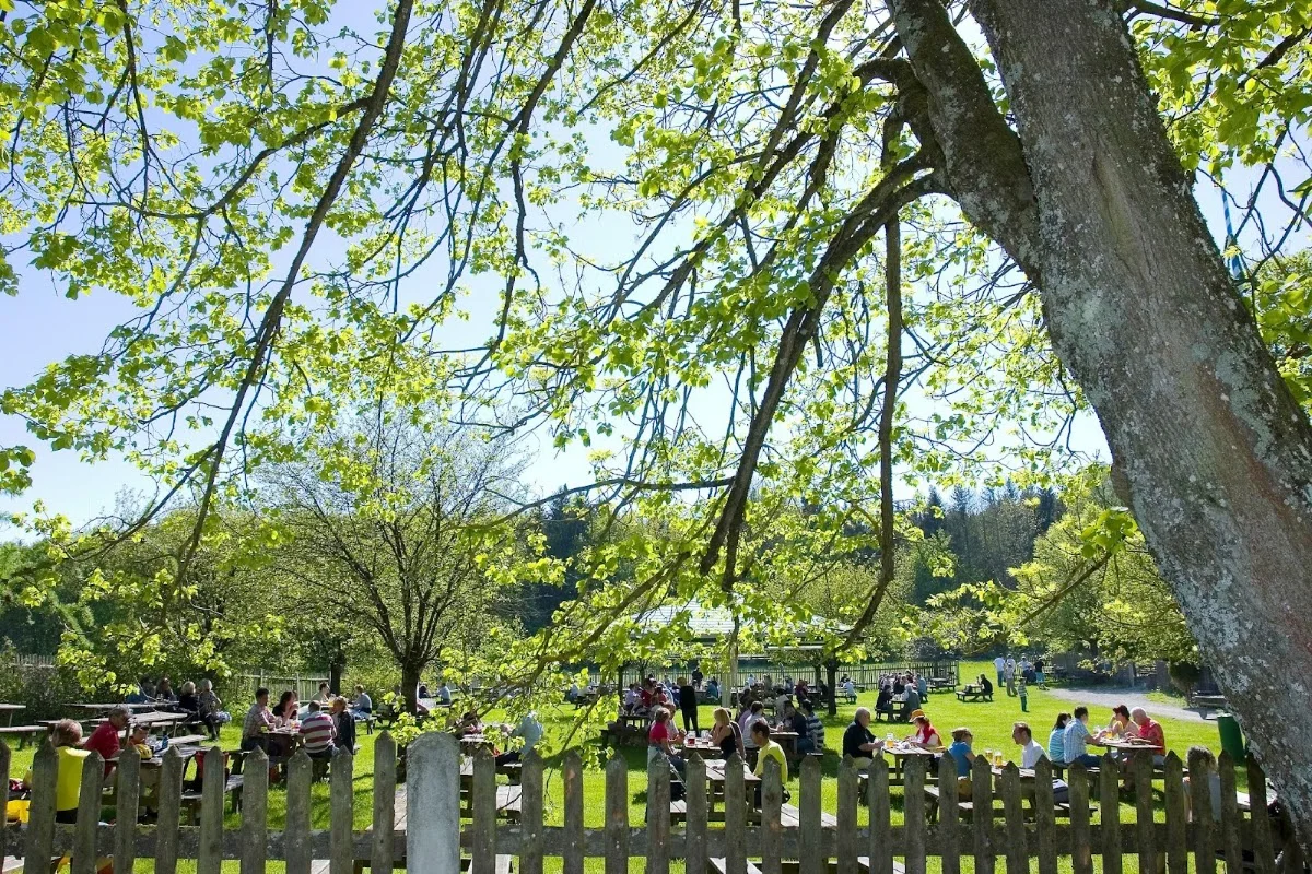 Forsthaus Kasten Biergarten – Vom Inhaber in Gauting, Bayern