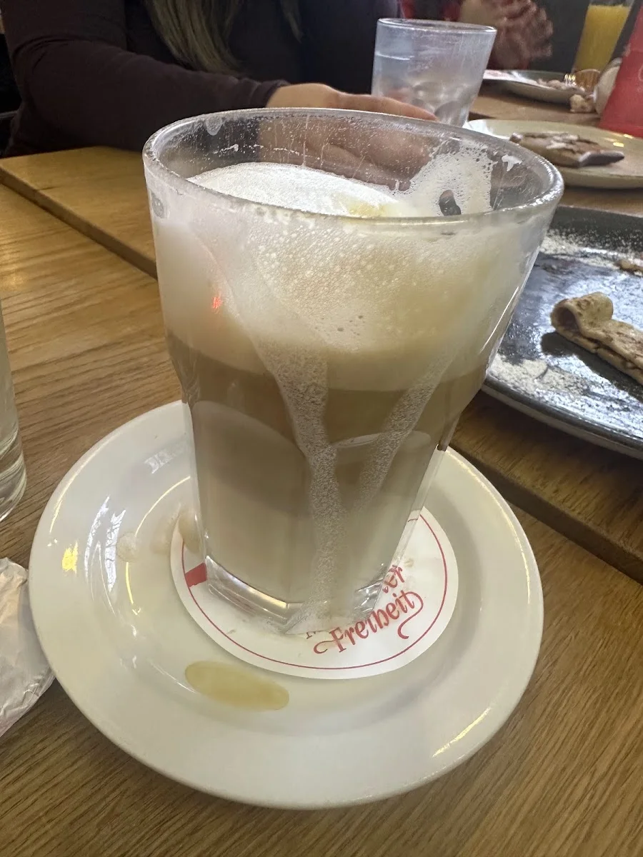 Café Münchner Freiheit – Cappuccino in München, Bayern