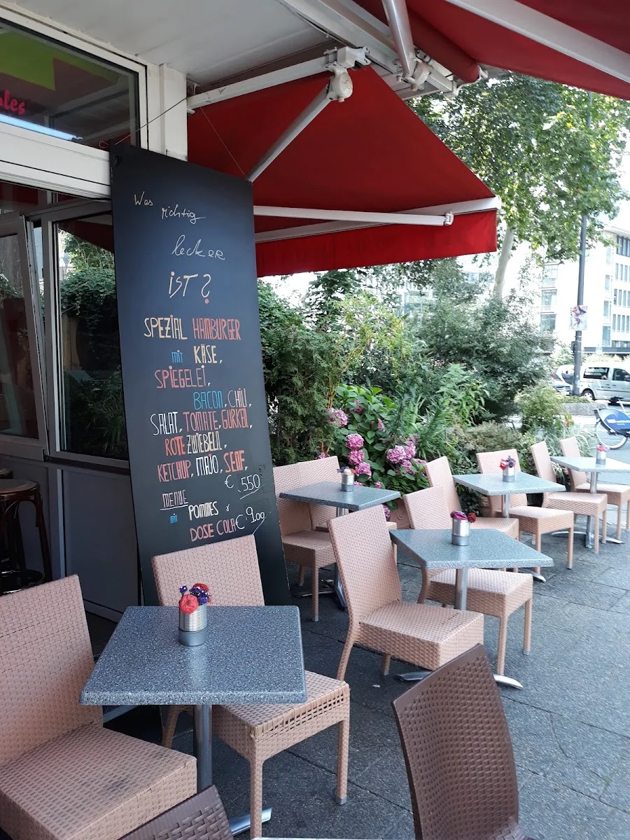 Hamburger am Turm Frankfurt am Main – Atmosphäre in Frankfurt am Main, Hessen