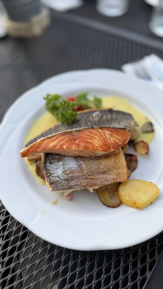 Finkenwerder Landungsbrücke – Deutsches Restaurant in Hamburg