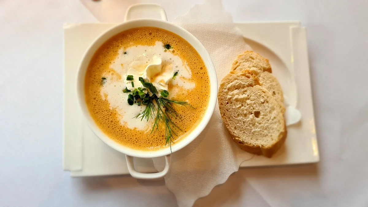 Finkenwerder Landungsbrücke – Suppe in Hamburg
