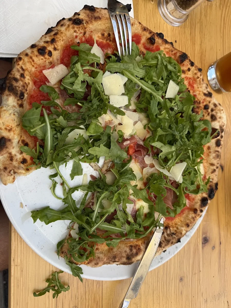 Pizzeria 7 Bello – Essen und Trinken in Frankfurt am Main, Hessen