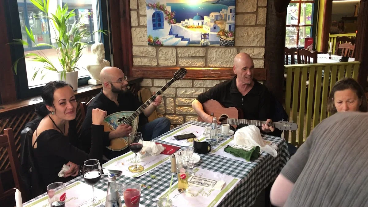 Taverna LINDOS Griechisches Restaurant in Hoppegarten Hönow – Atmosphäre in Hönow, Brandenburg