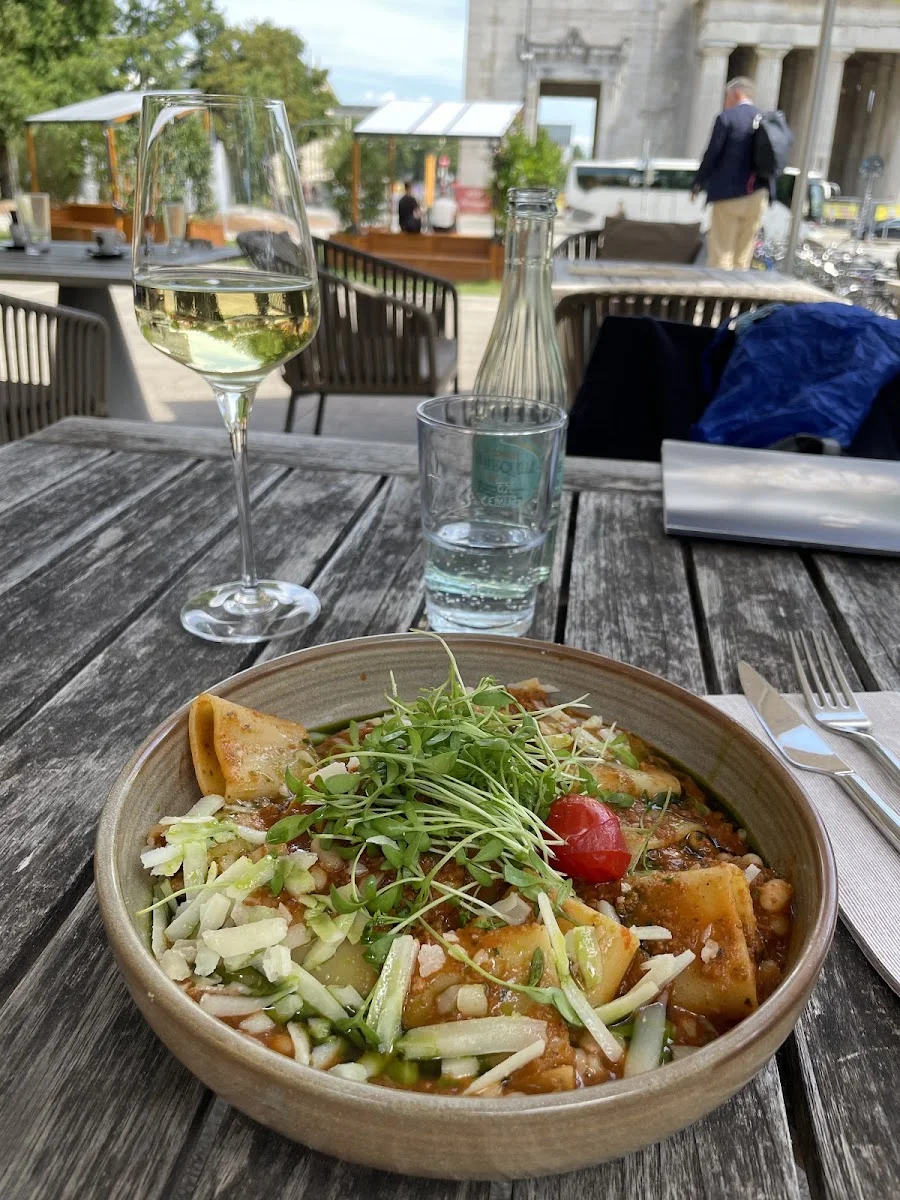 Ella - Restaurant & Café am Königsplatz – Café in München, Bayern
