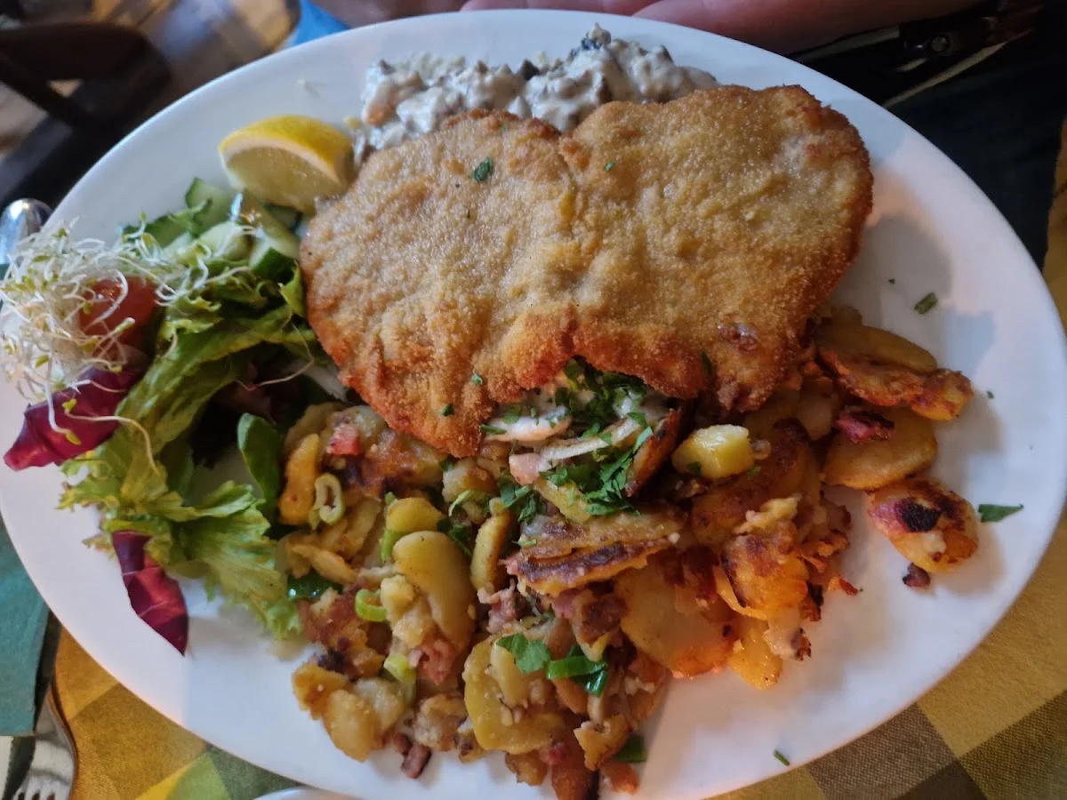 Kiezgaststätte "Zum Nudelholz" – Schnitzel in Berlin