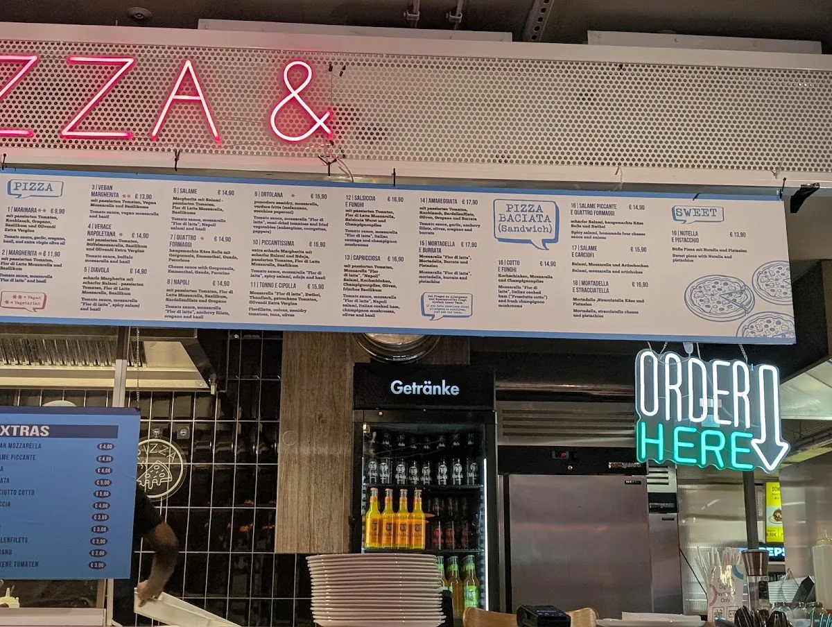 Manifesto Market – Speisekarte in Berlin