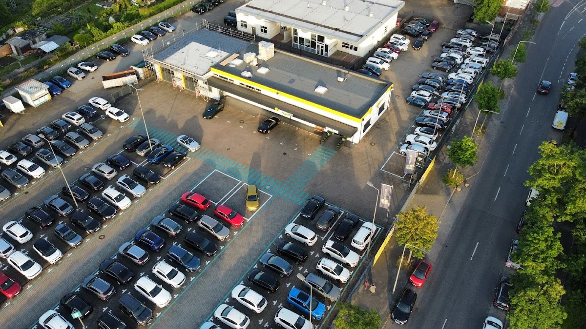 HUK-COBURG Autowelt GmbH – Innenansichten in Düsseldorf, Nordrhein-Westfalen