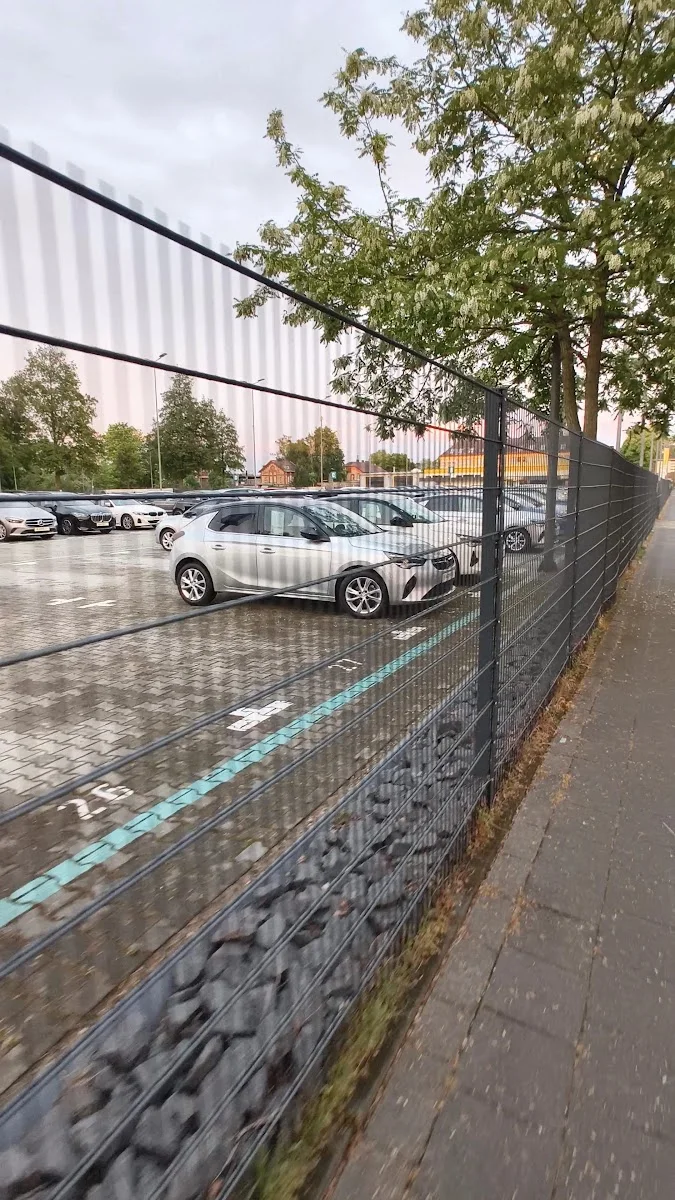HUK-COBURG Autowelt GmbH – Autohändler in Düsseldorf, Nordrhein-Westfalen