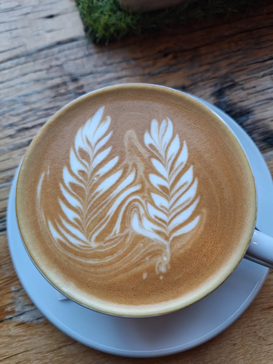 Kaffeerösterei & Café edelweiss – Milchkaffee in Weiden, Bayern
