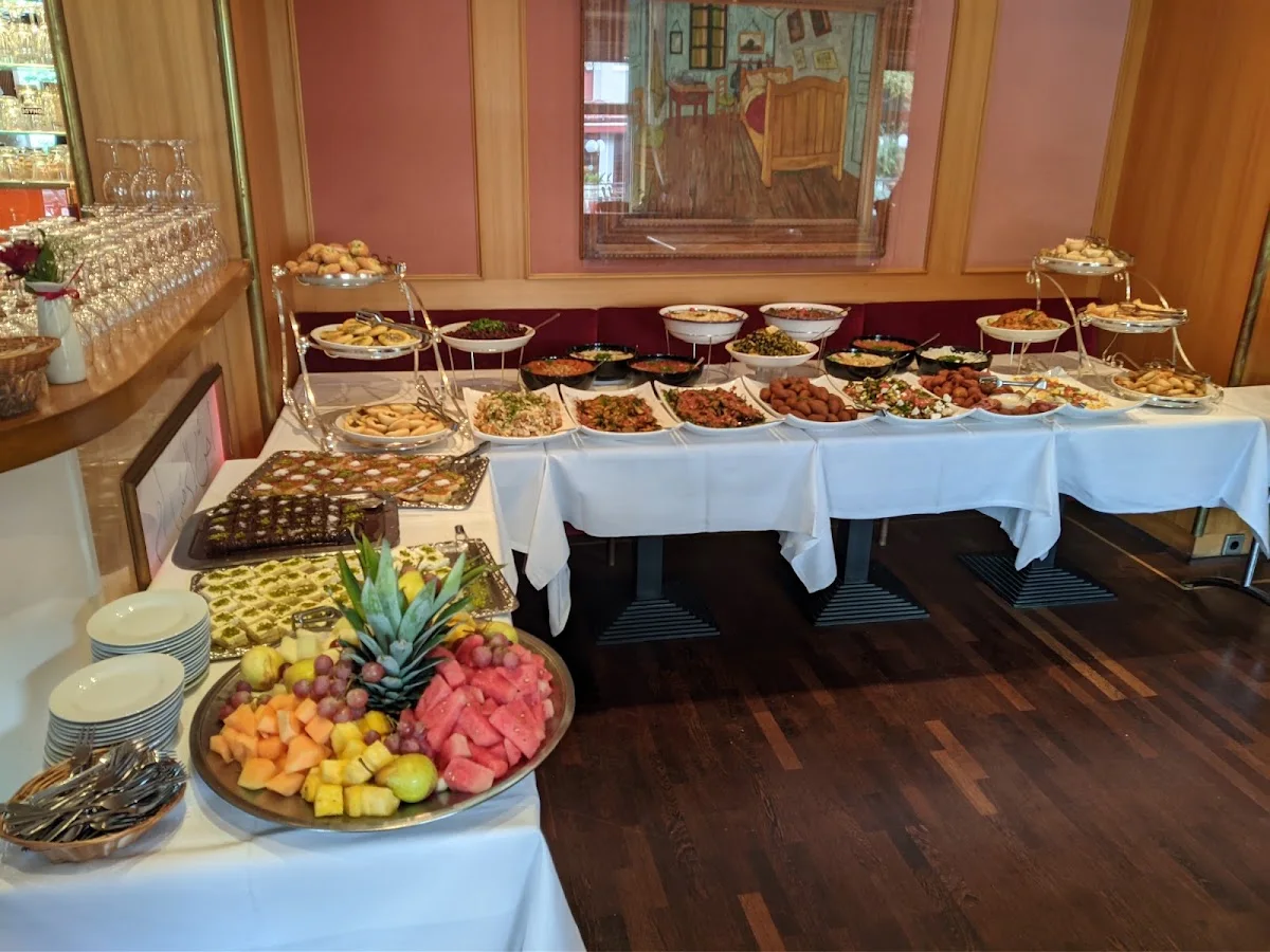 Cana Restaurant & Catering – Essen und Trinken in Berlin