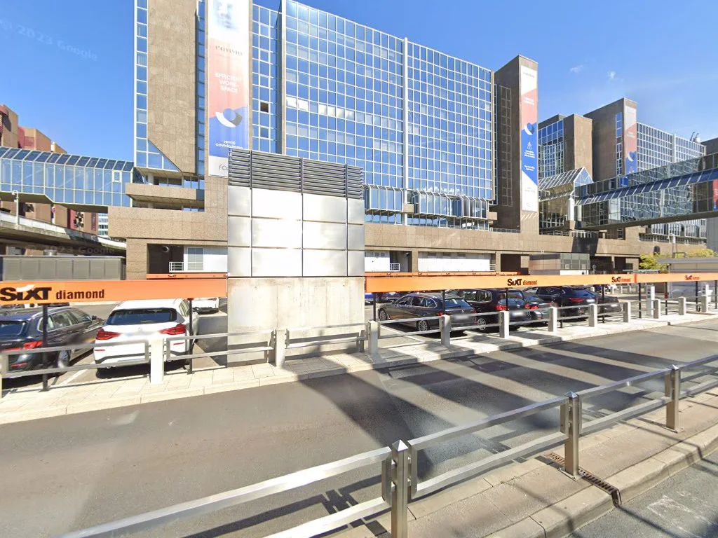 Hertz Autovermietung Frankfurt am Main Flughafen – Street View & 360°-Fotos in Frankfurt am Main, Hessen