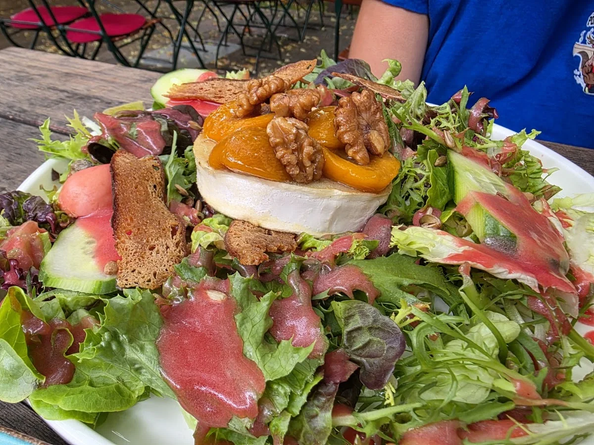 Wirtshaus Zum Straubinger – Salat in München, Bayern