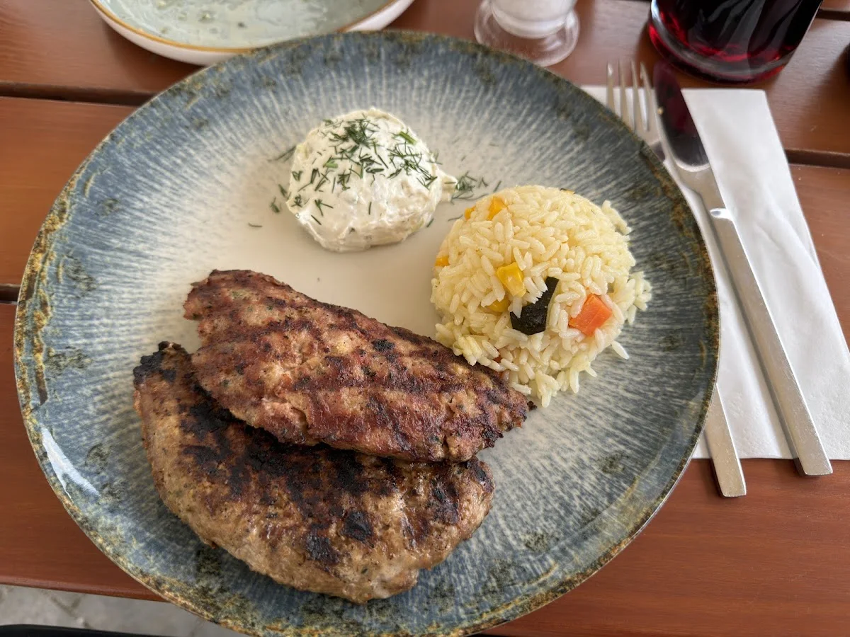 Taverna Likavitos – Souvlaki in München, Bayern