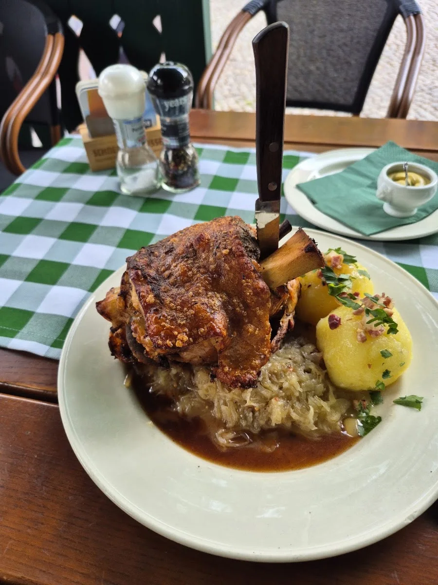 Hax'nhaus Tegernseer Tönnchen – Essen und Trinken in Berlin