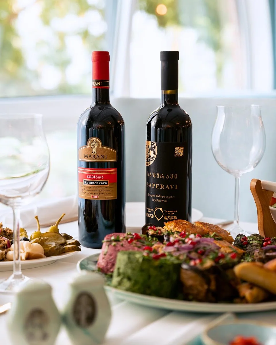 Pirosmani – Wein in Frankfurt am Main, Hessen