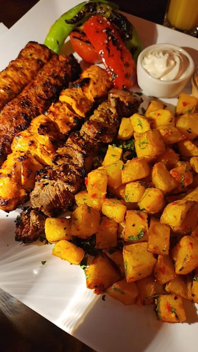 Marooush Oriental Grill & Bar – Bar in Berlin