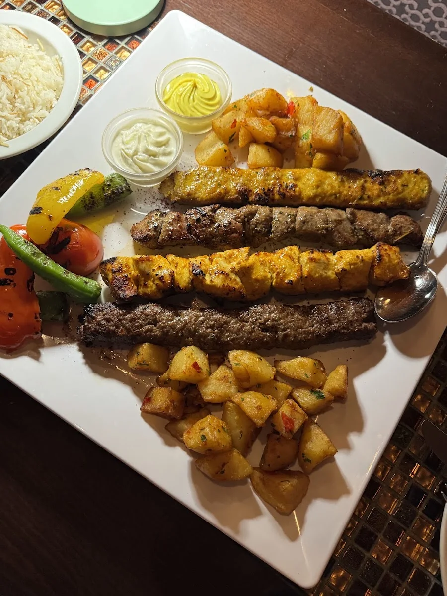 Marooush Oriental Grill & Bar – Kebab in Berlin