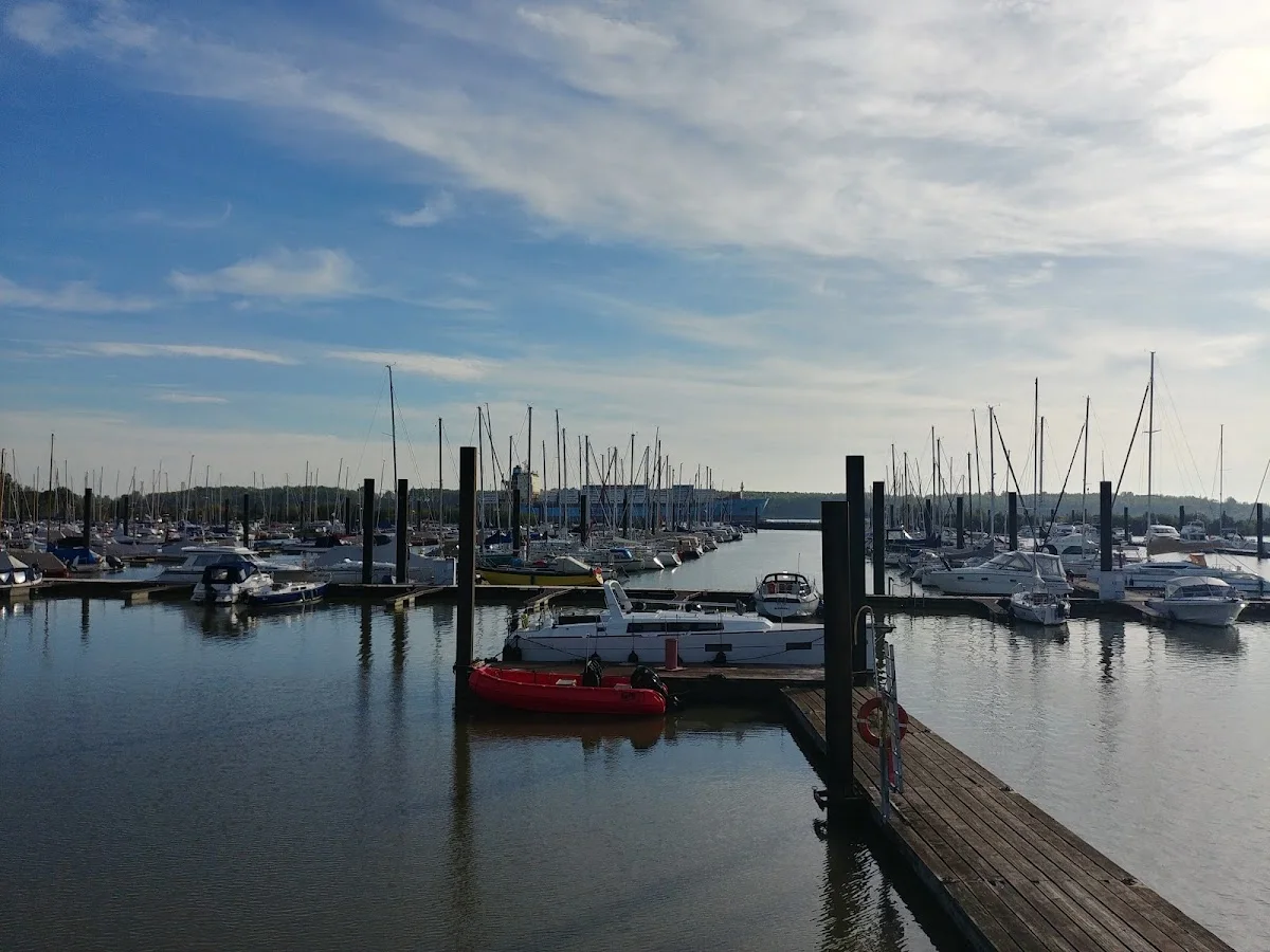 Hamburger Yachthafen-Gemeinschaft e.V. – Meer in Wedel, Schleswig-Holstein
