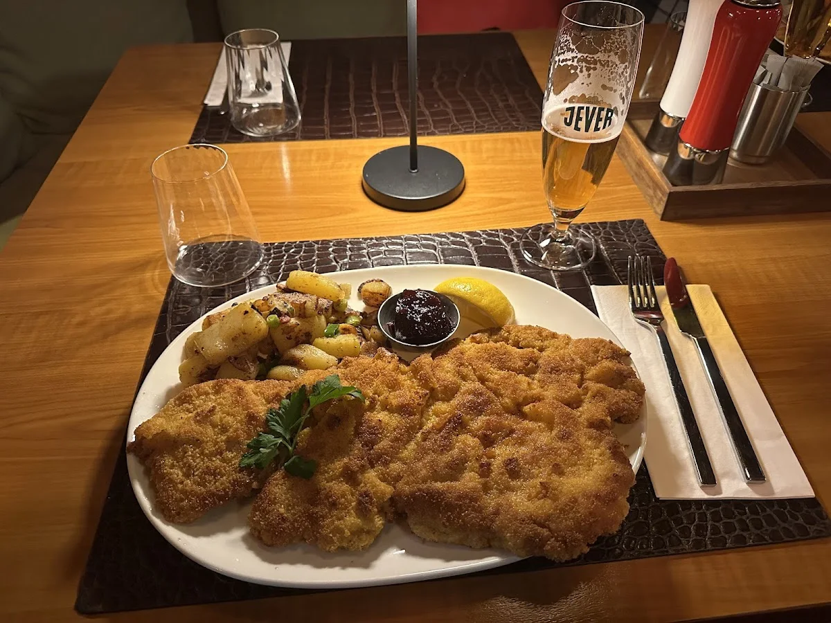 Old Commercial Room – Schnitzel in Hamburg