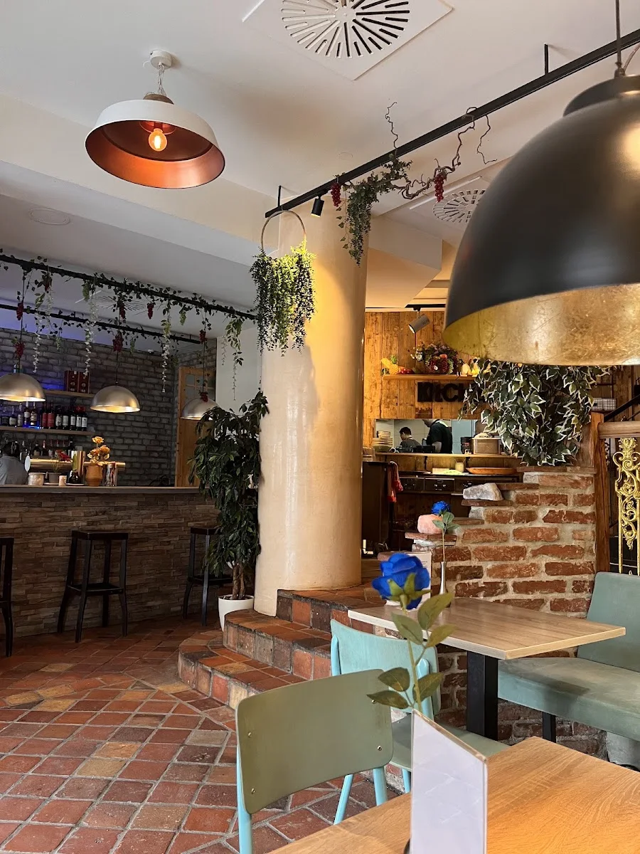 Honghong Noodles Restaurant – Atmosphäre in München, Bayern