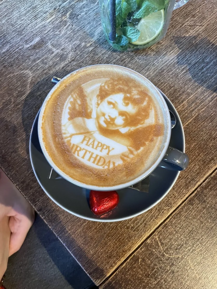 Hungriges Herz – Cappuccino in München, Bayern