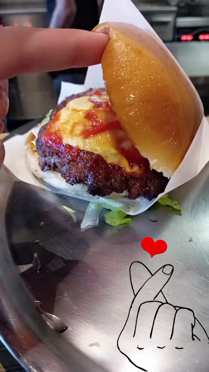 Burger Heroes Reeperbahn – Fast-Food-Restaurant in Hamburg