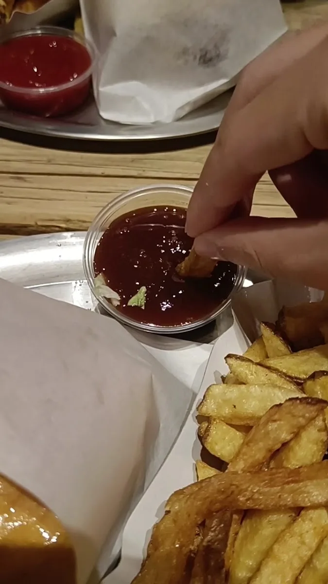 Burger Heroes Reeperbahn – Pommes frites in Hamburg