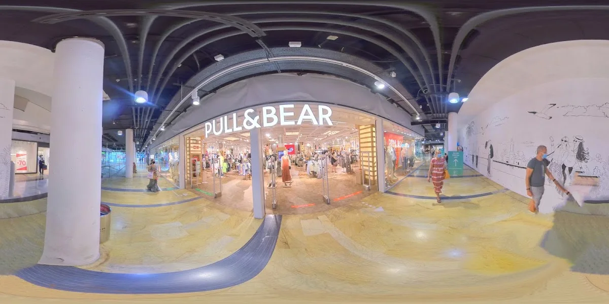 Pull&Bear – Street View & 360°-Fotos in Berlin