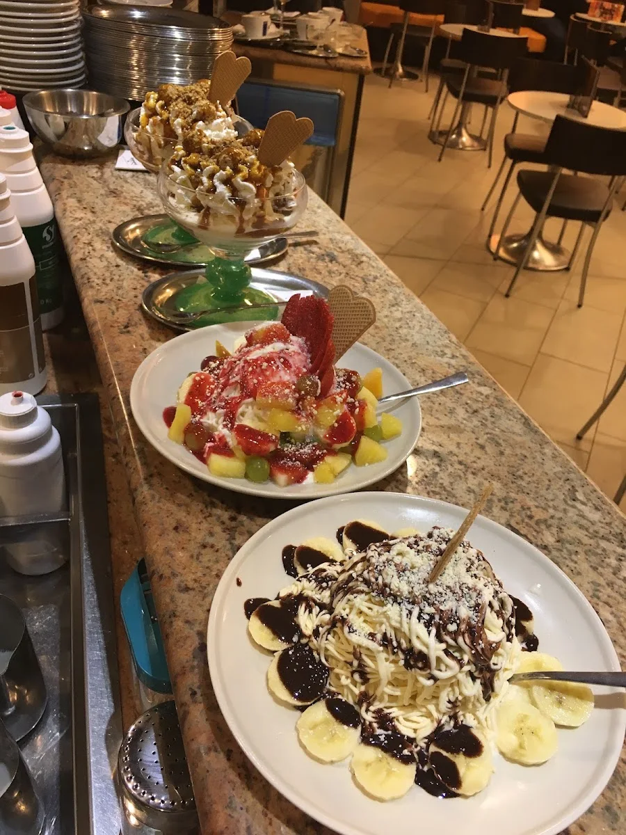 Eiscafé Cellino – Essen und Trinken in Dormagen, Nordrhein-Westfalen