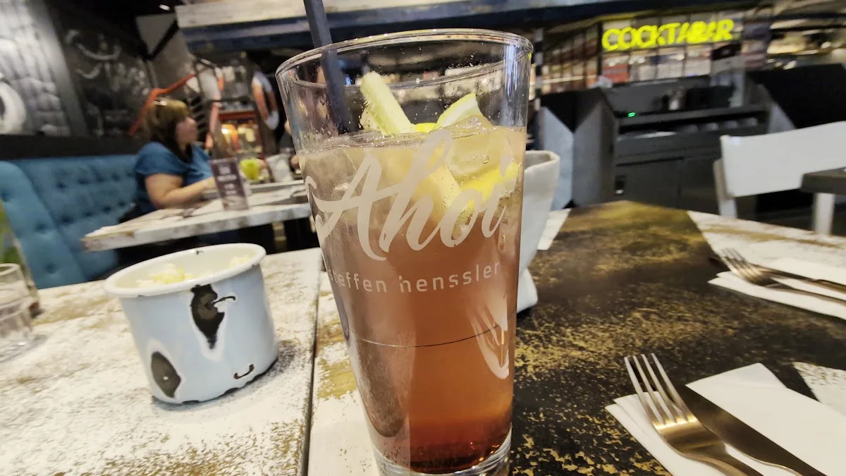 Ahoi Steffen Henssler Hamburg – Atmosphäre in Hamburg
