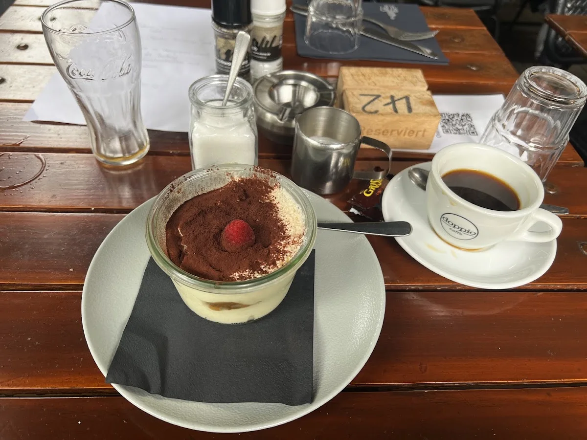 Ristorante Pizzeria - PAPANOVA – Tiramisu in Frankfurt am Main, Hessen
