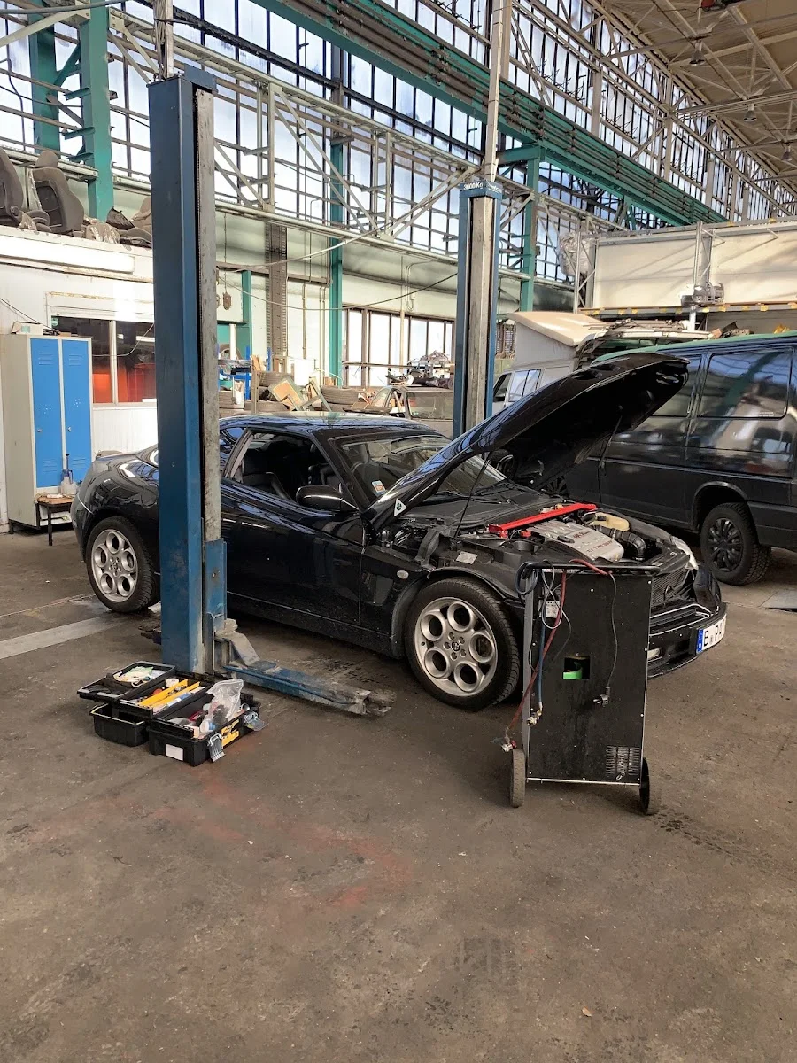 Autoklinik © - Karosserie u. Fahrzeuglackierei Berlin – Profilfoto in Berlin