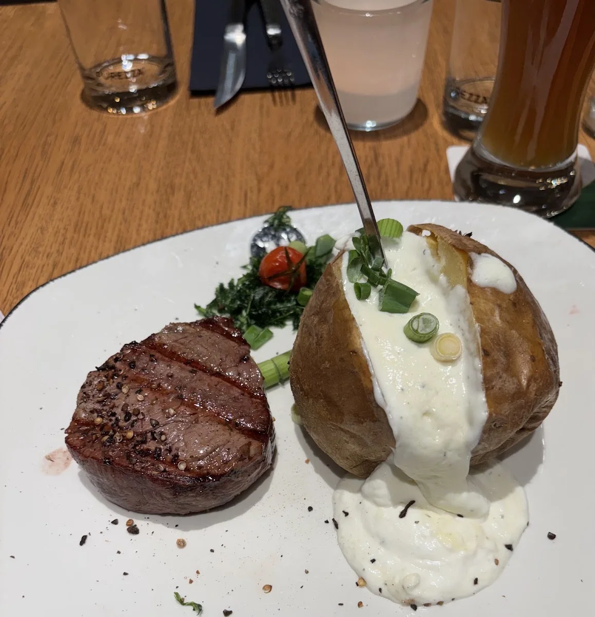 MAREDO Beef & Beer Potsdamer Platz – Backkartoffel in Berlin