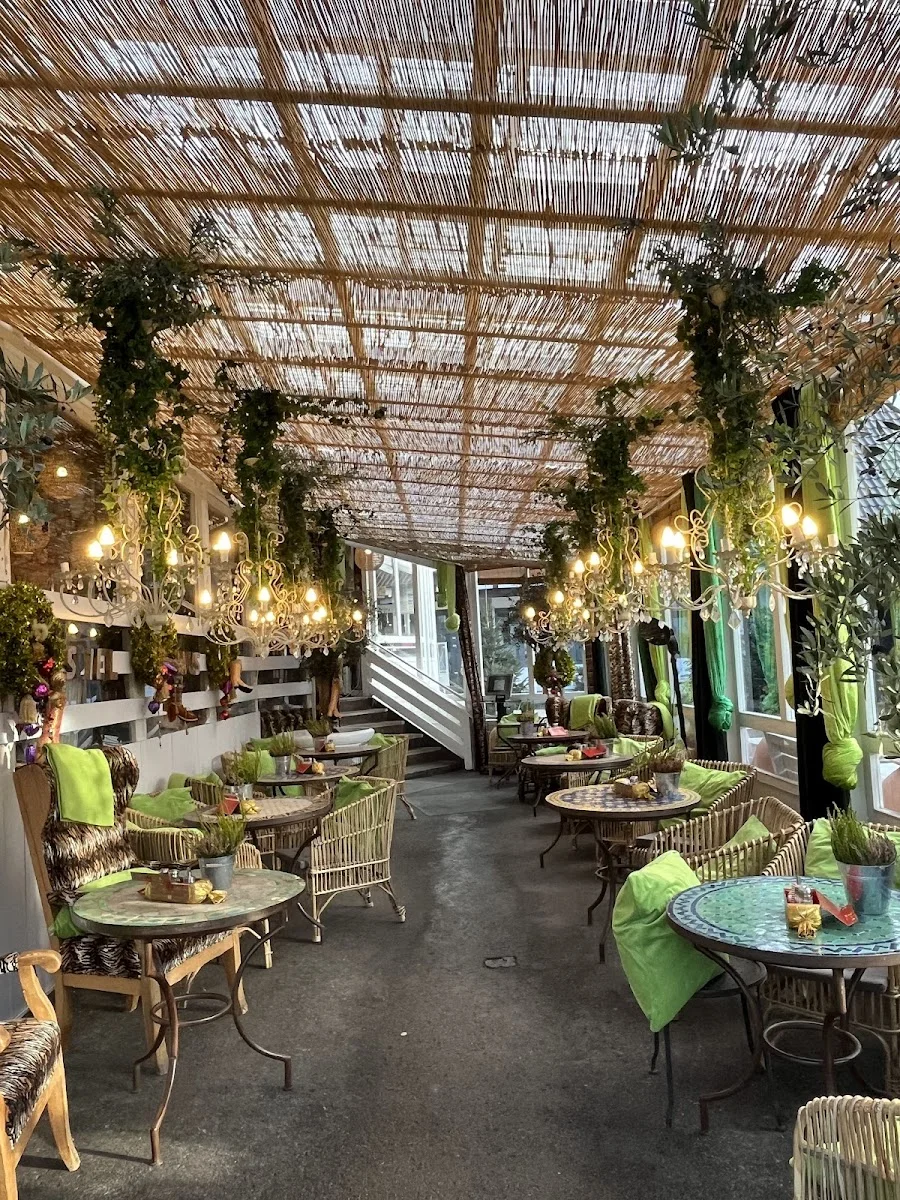 Backspielhaus Bogenhausen Restaurant Bäckerei und Frühstück – Atmosphäre in München, Bayern