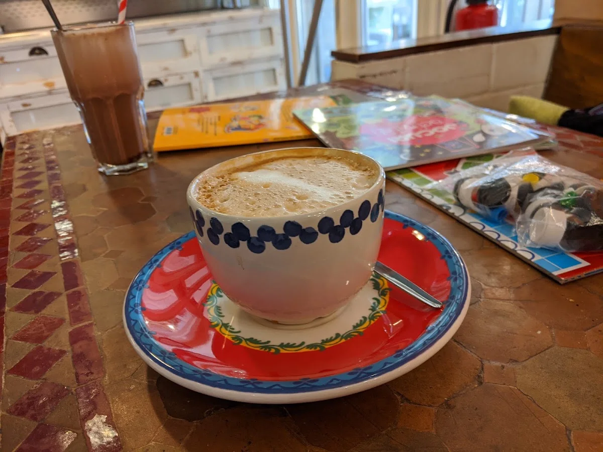 Backspielhaus Bogenhausen Restaurant Bäckerei und Frühstück – Cappuccino in München, Bayern